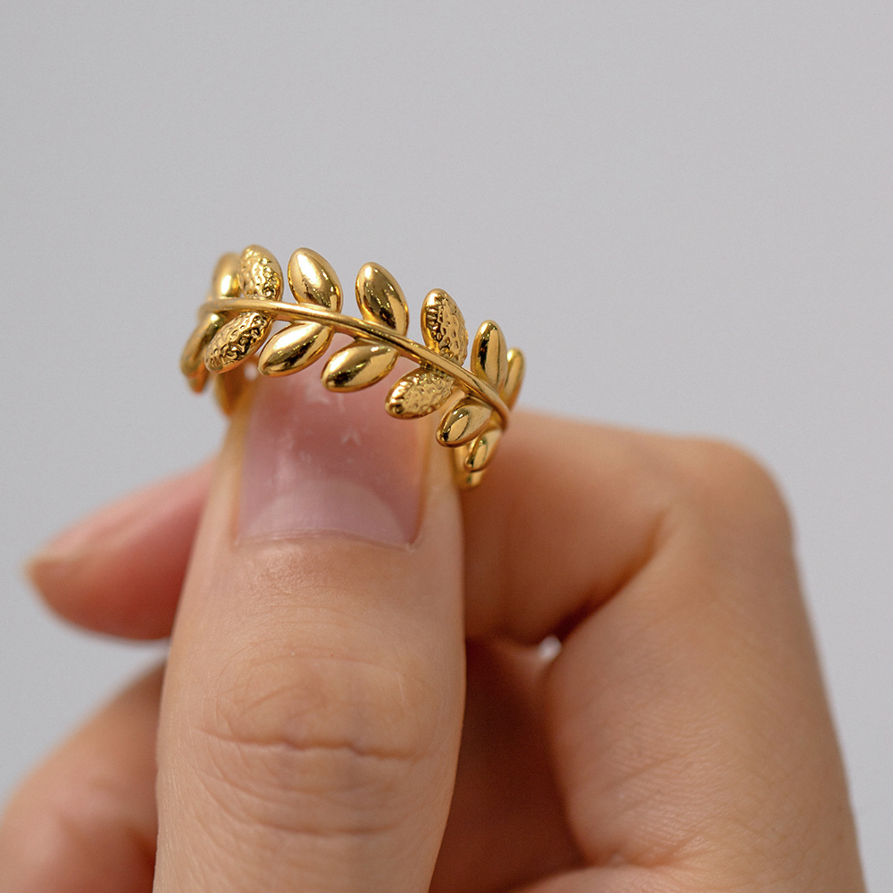 Gouden Ring met olijfblad Gouden Ring met olijfblad