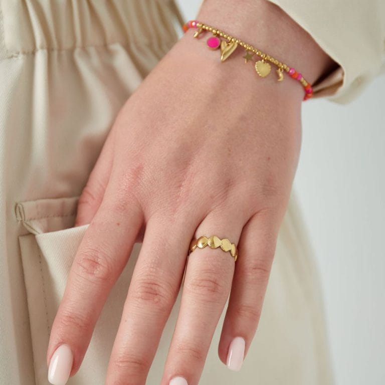 Gouden ring met schelpjes