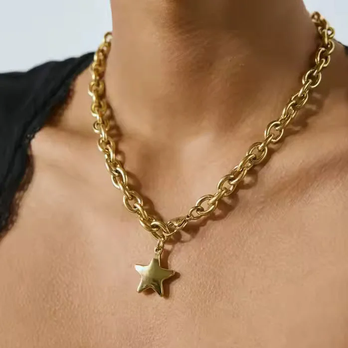 Ketting met ster bedel Ketting met ster bedel