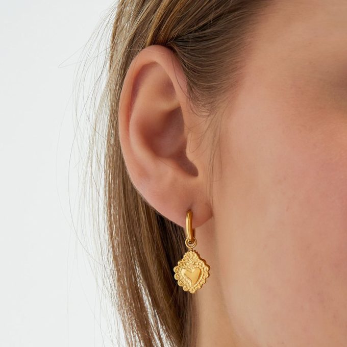 Oorbellen met vlammend hartje