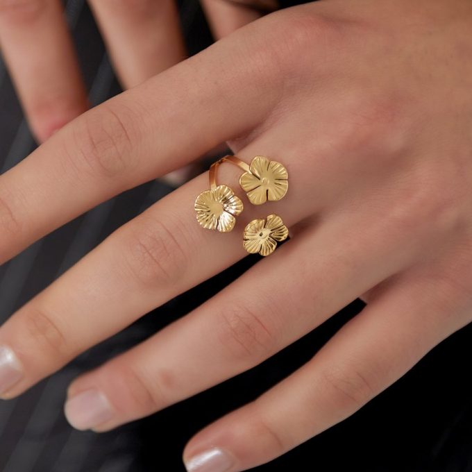 Ring met bloemen