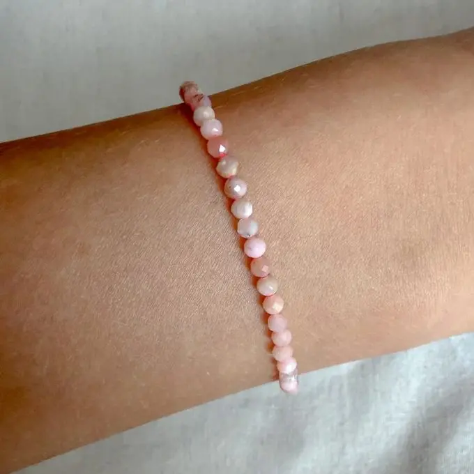 Roze opaal kralen armband