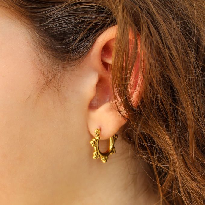 Oorringen met bolletjes model