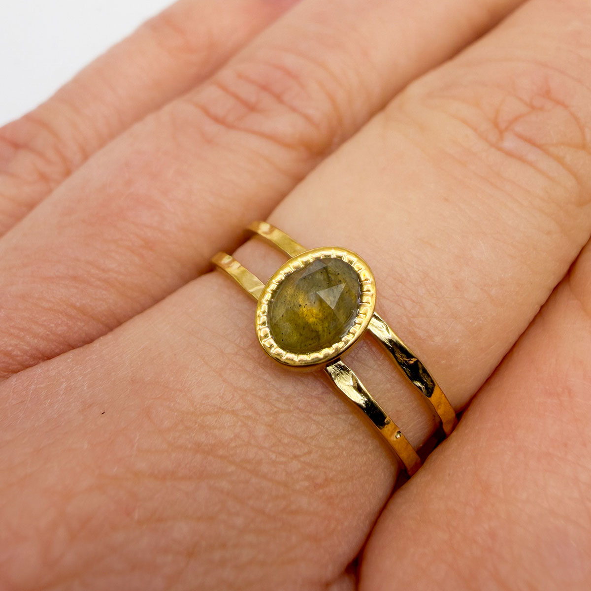 Labradoriet ring